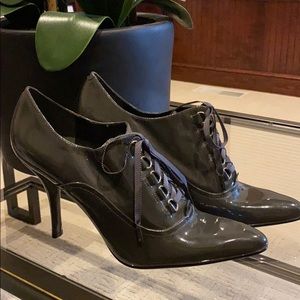 Nine West charcoal gray patent leather bootie